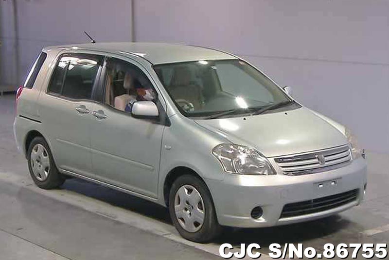 Toyota raum 2006